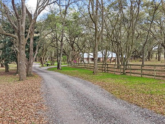 3rd image of 15558 Hidden Oak Trl
