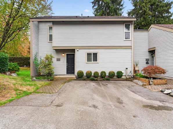 19230 Fairway Dr, Surrey, BC V3S 5M8