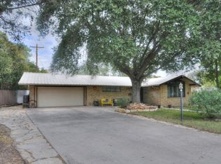 806 Leland St, Kerrville, TX 78028