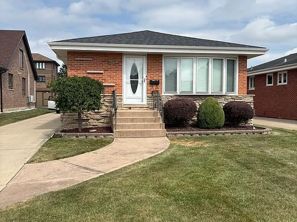 6023 N Emerson St, Rosemont, IL 60018