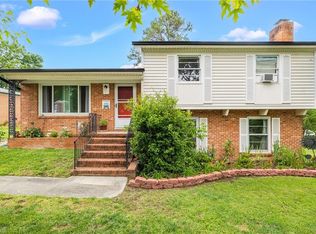 2802 Dulaire Rd, Greensboro, NC 27407