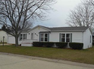 8686 Fig Tree Ln, Roscoe, IL 61073