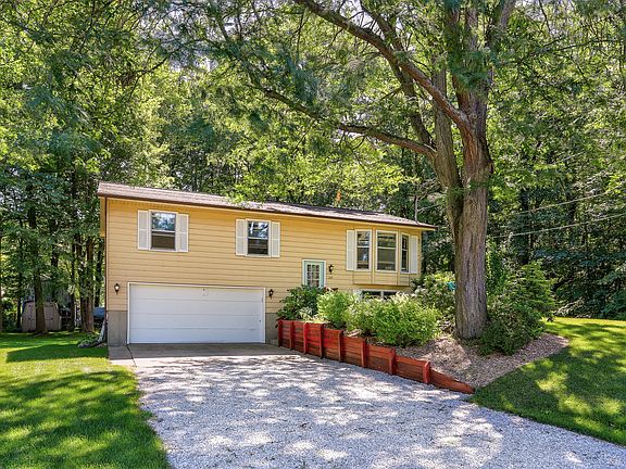 2nd image of 285 Bay Haven Dr