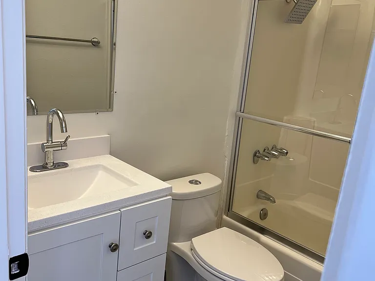 18408 Hatteras St — Photo 20