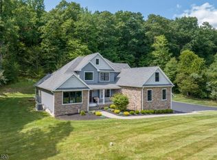 1 Sydney Ln, Port Murray, NJ 07865