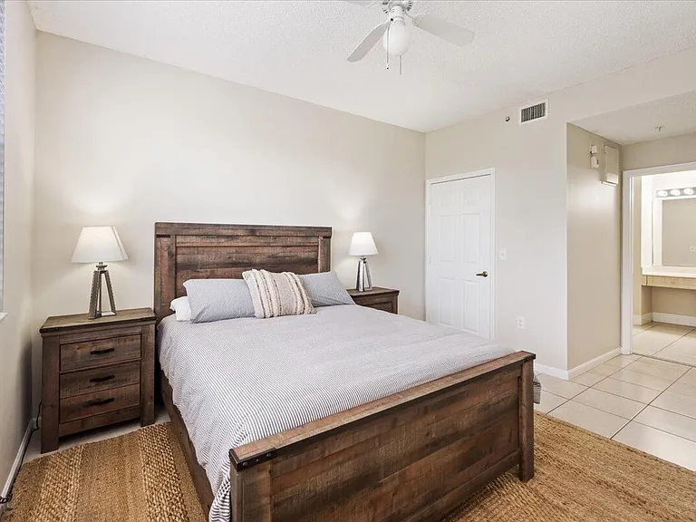 2060 Greenview Shores Blvd #308 — Photo 15