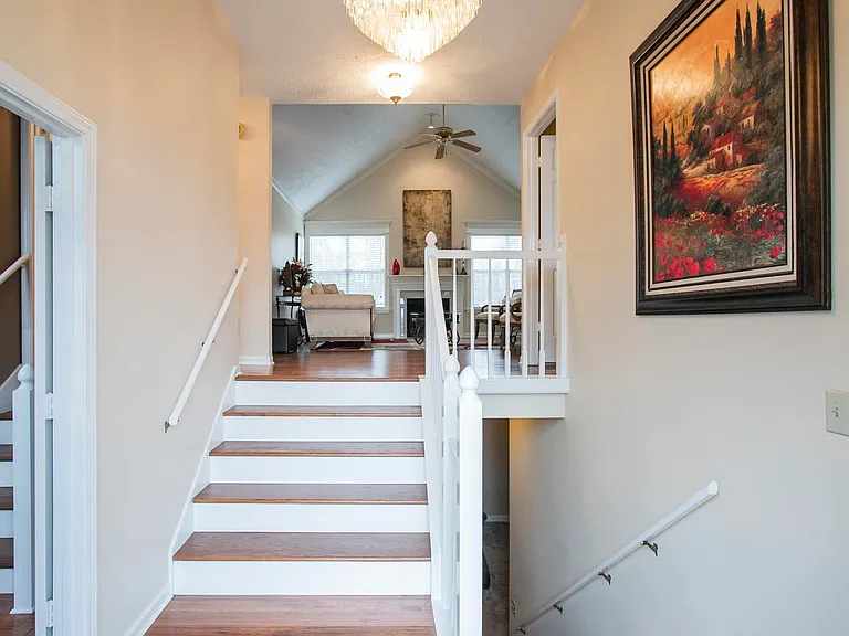 1508 Clover Ct — Photo 14