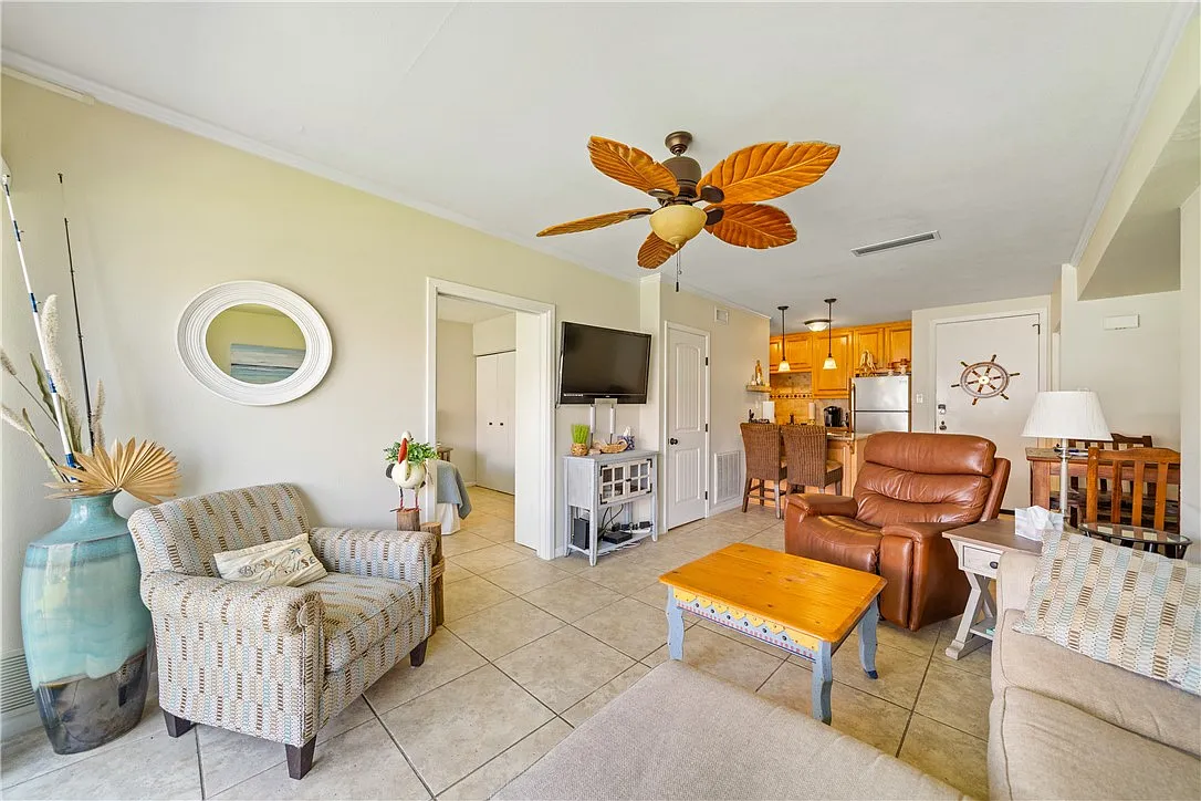 1 bed, 1.0 bath, 607 sqft, $1,800 — Photo 4