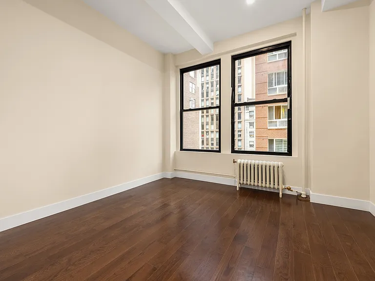 252 W 30th St #4B — Photo 8