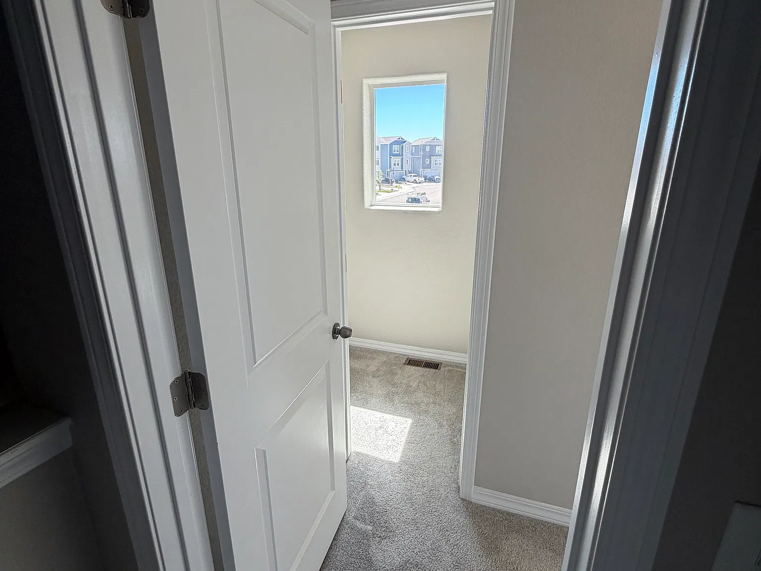 3 bed, 2.5 bath, 1500 sqft, $750 — Photo 2