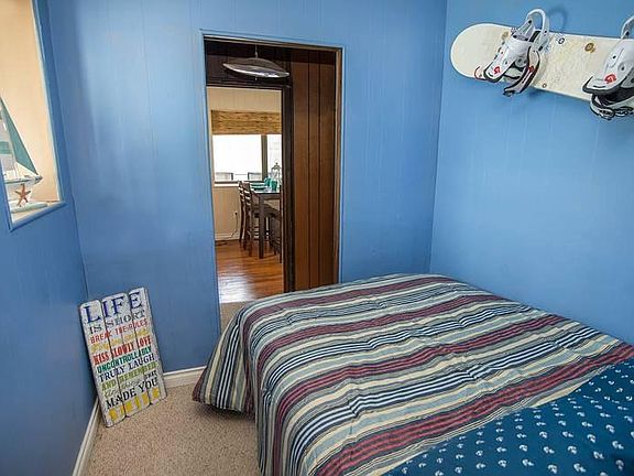 Guest bed