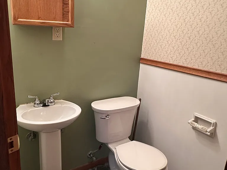 4026 River Dr — Photo 8