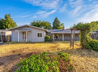 1943 Lindeena Ln, Redding, CA 96002