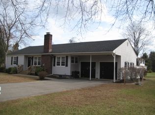 11 Meadowbrook Rd, Boonton, NJ 07005