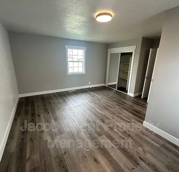 4590 N 15 E — Photo 11