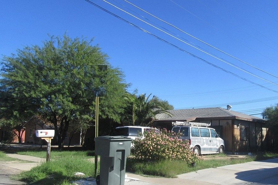 2nd image of 855 S Sidney Ave