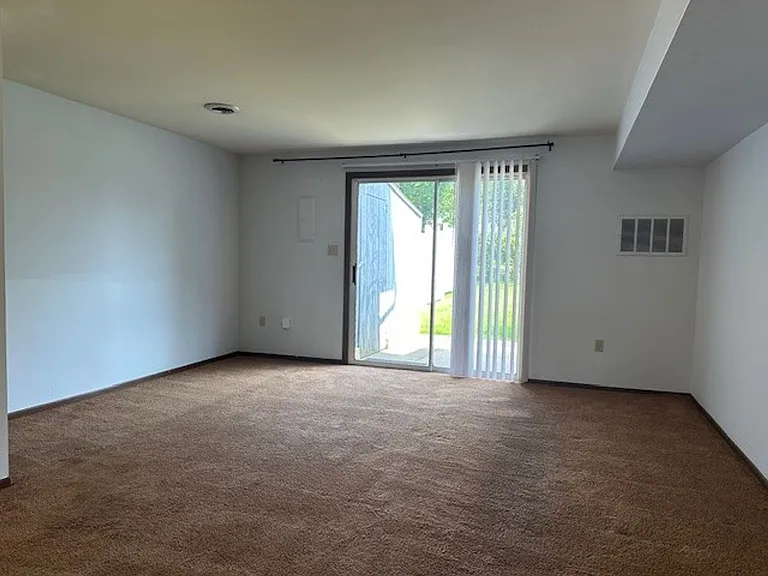 711 Valley Rd — Photo 4