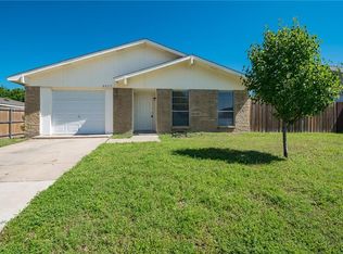 2037 Rose Hill Rd, Carrollton, TX 75007