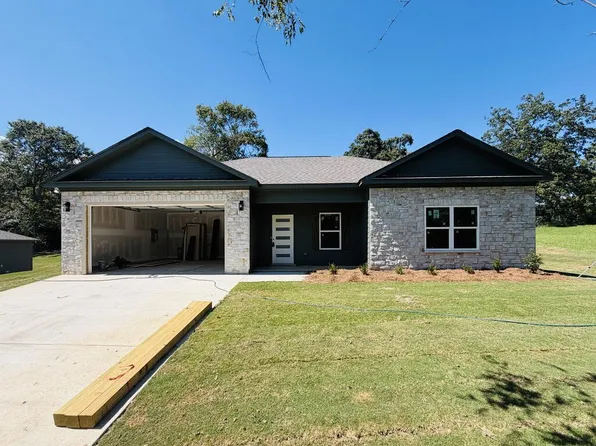 6 Hill St, Phenix City, AL 36869