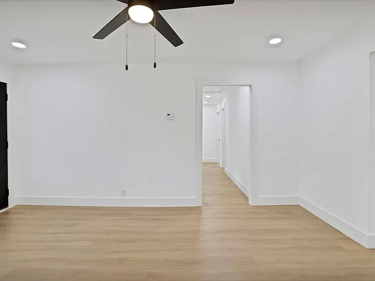 1520 Valley View St — Photo 5
