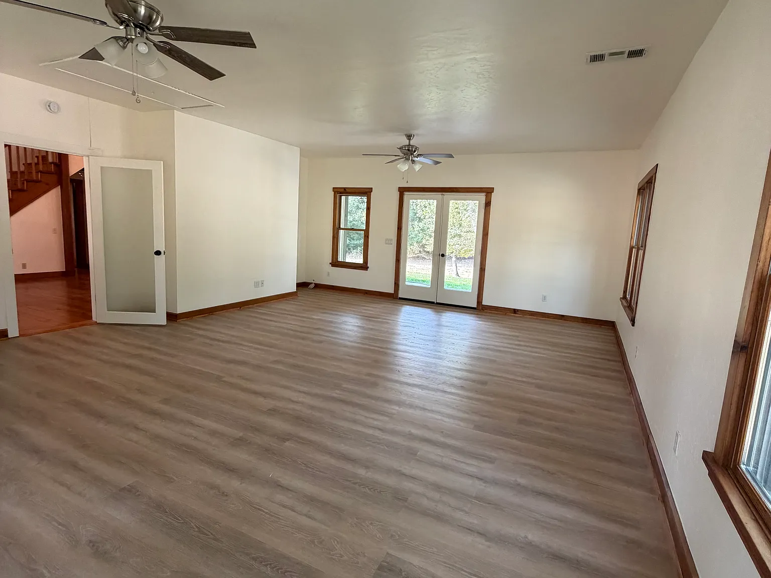 3 bed, $3,500 — Photo 2