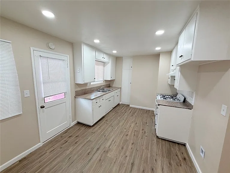 355 S Aspan Ave #1 — Photo 12
