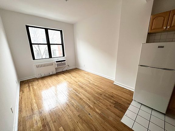 4th image of 319 W 22nd St APT 3A