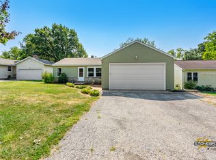9005 W Sunset Dr, Wonder Lake, IL