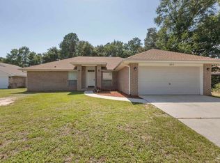 6917 Kapok Dr, Milton, FL 32583