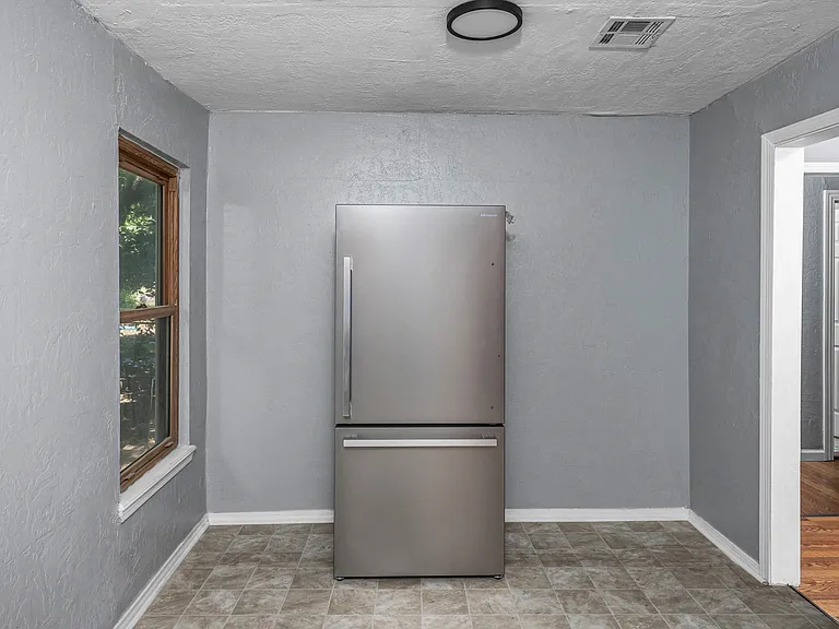 1703 NW Euclid Ave — Photo 17
