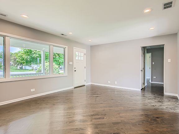 3rd image of 17131 Oconto Ave