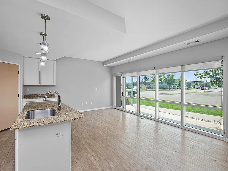 3. Boulder H1 - Living Room
