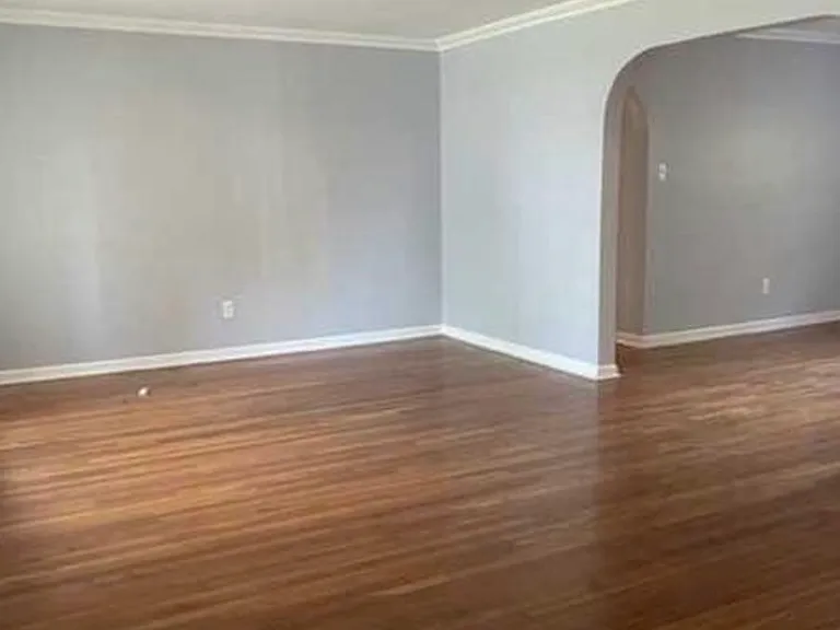 333 Lacey Dr — Photo 3