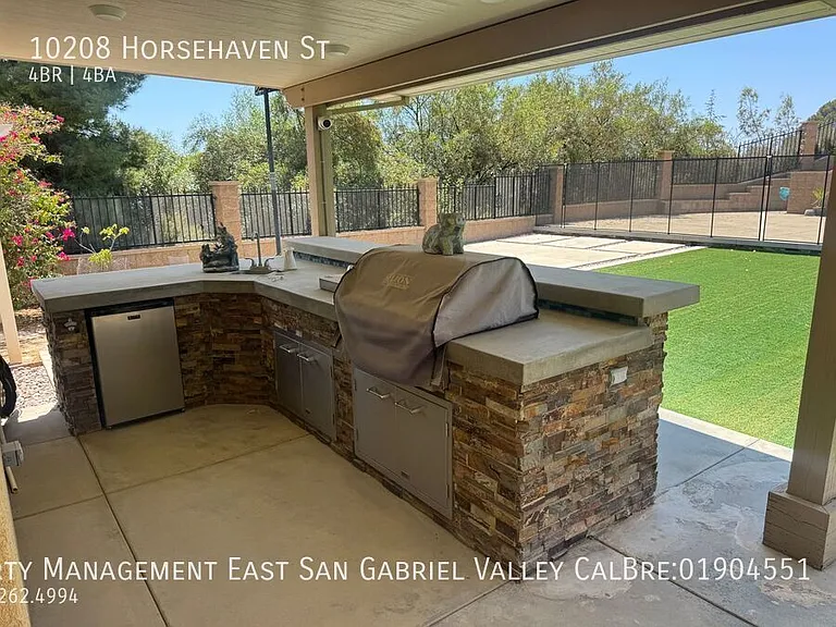 10208 Horsehaven St — Photo 3