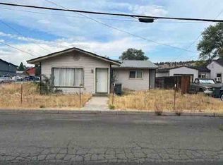 596 SW Madison St, Madras, OR 97741