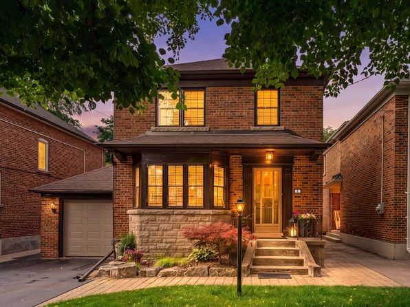 5 Armour Blvd, Toronto, ON M5M 3B9