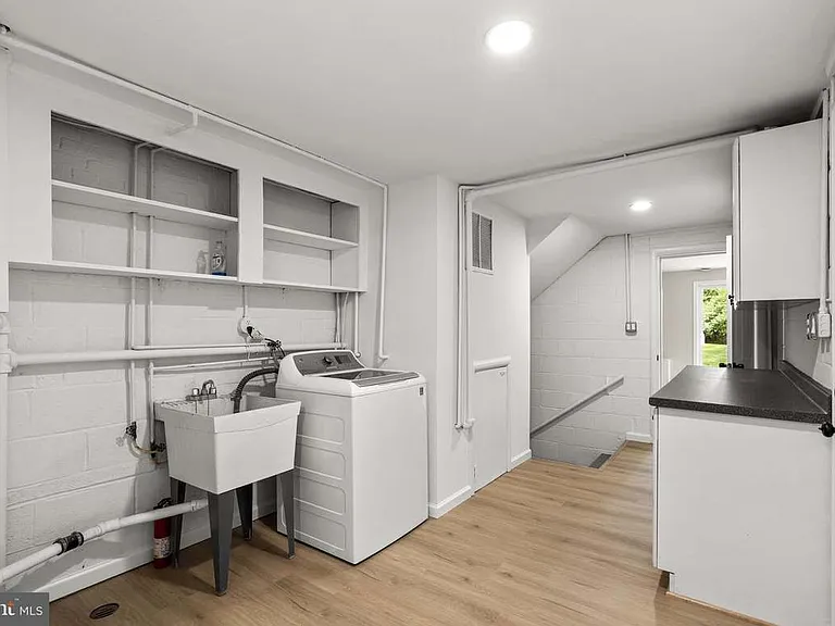 10242 Stratford Ave — Photo 23
