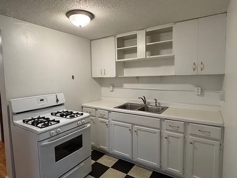 1670 Marshall Ave — Photo 6