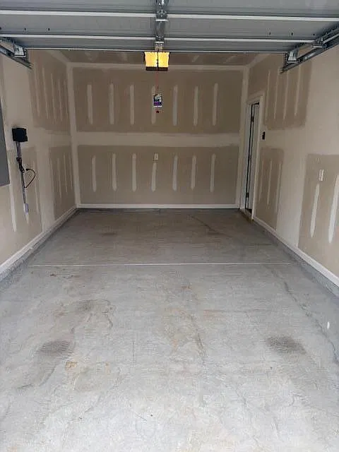 3 bed, 2.0 bath, 1300 sqft, $1,650 — Photo 2