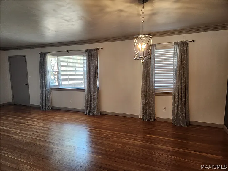 2814 Ashley Ave — Photo 10