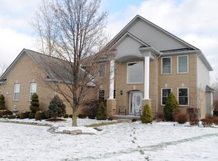 9228 Village Woods Ct, Grand Blanc, MI 48439