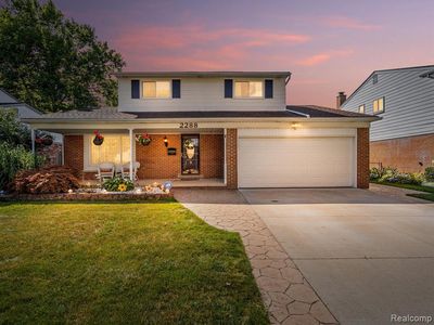 2288 Paris Dr, Troy, MI, 48083