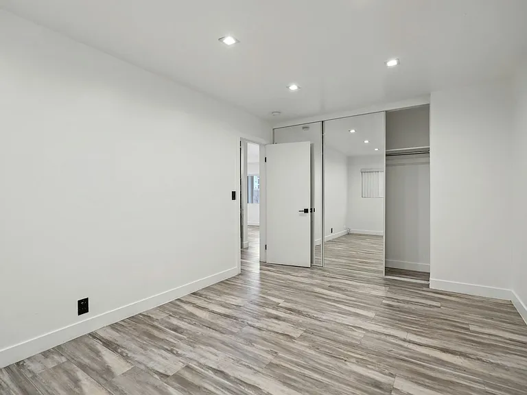 830 Bartlett St #6 — Photo 16