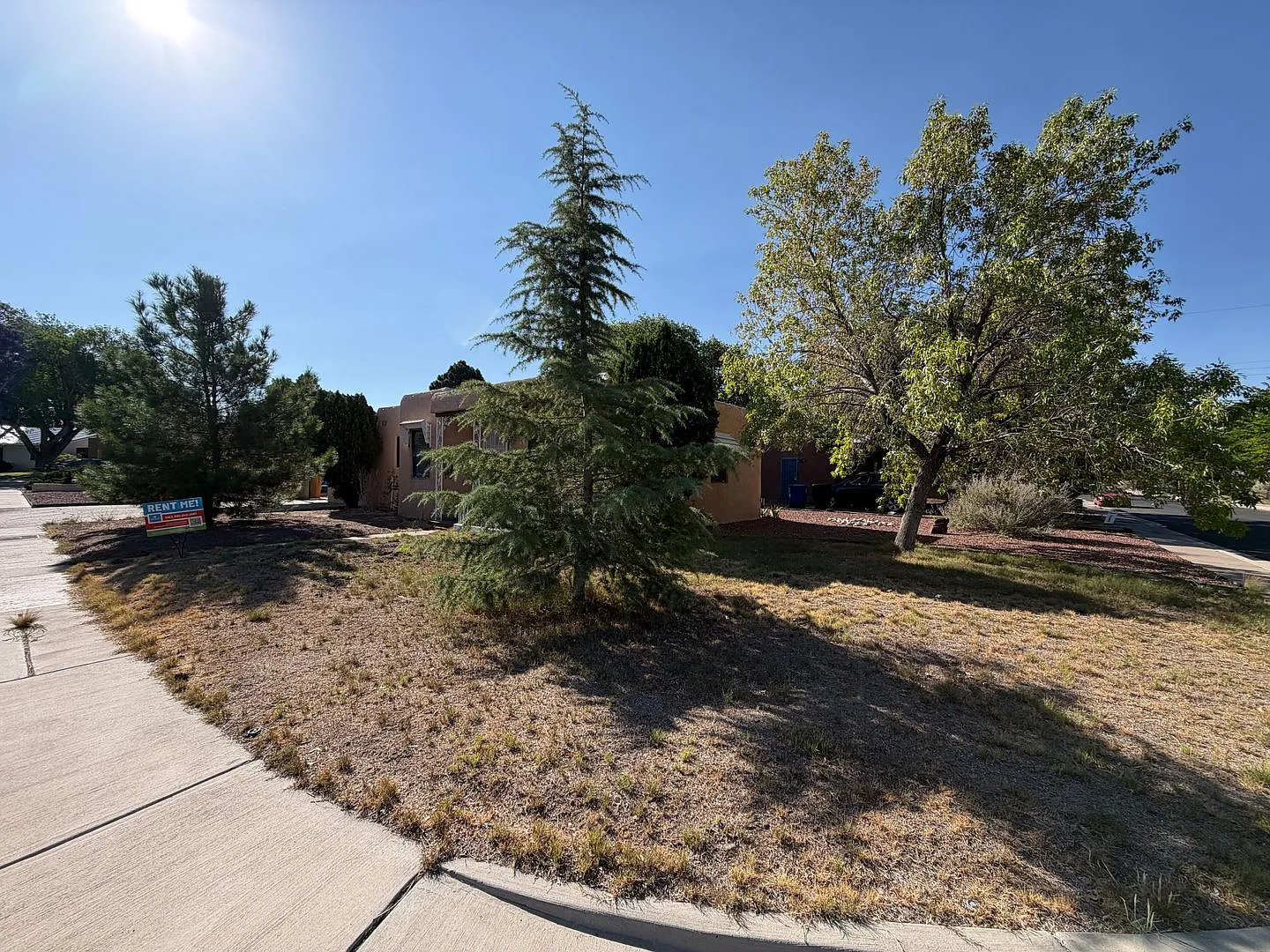2 Bedroom Single Story Home Available Near San Mateo Blvd SE & Zuni Rd SE! — Photo 2