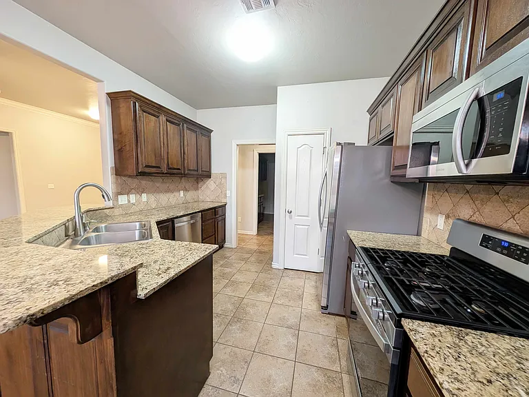 19100 Canyon Creek Pl — Photo 4