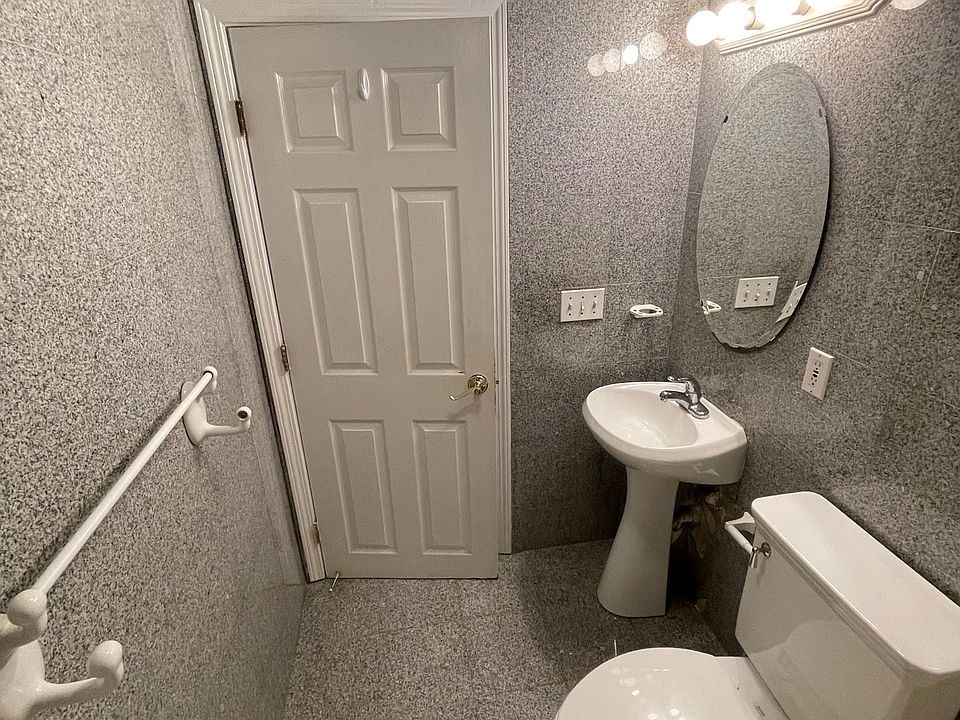 Bathroom in solid Granite