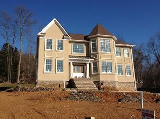 8 Normandy Ct, Warren, NJ 07059