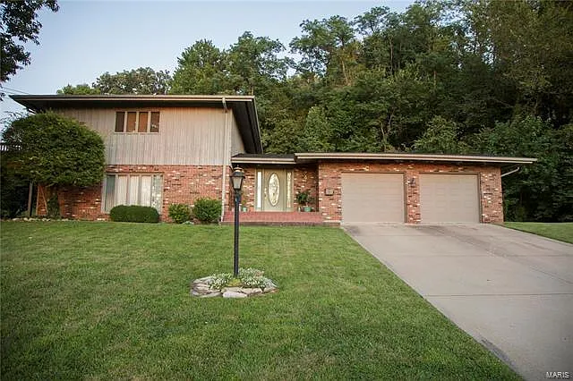 612 Beverly Ln photo 1