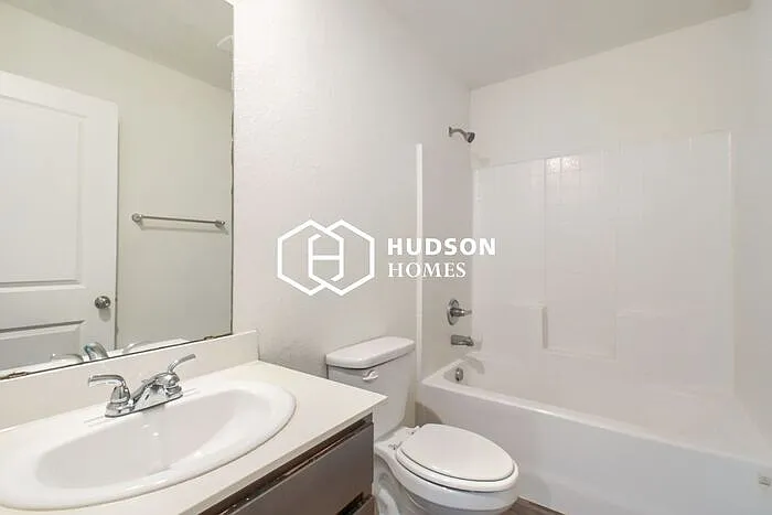 1012 Dearborn St — Photo 10