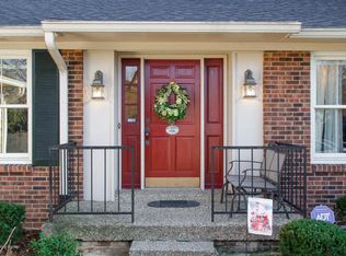 1008 Burning Springs Cir, Louisville, KY 40223
